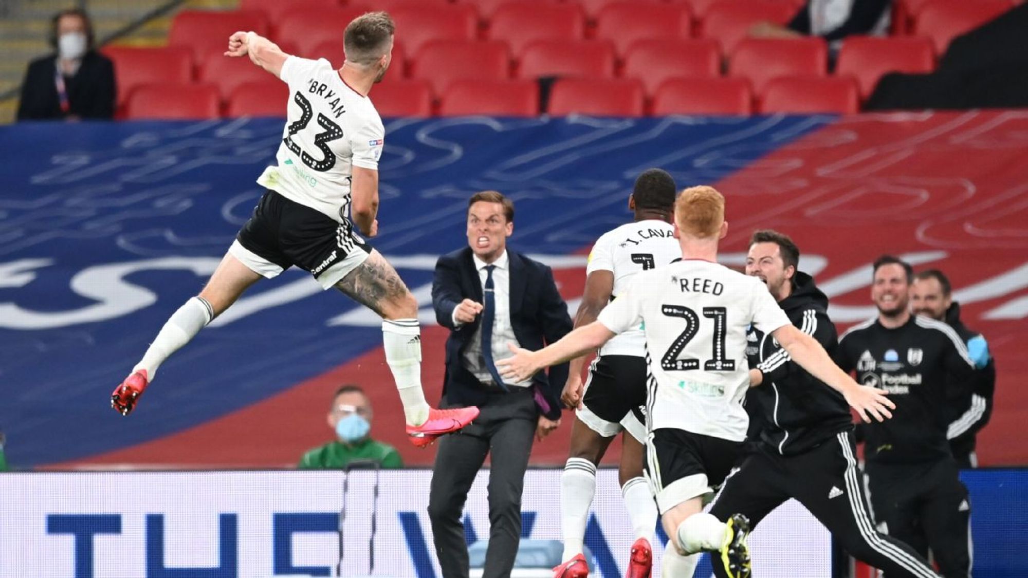 强化前场逼 强化前场逼